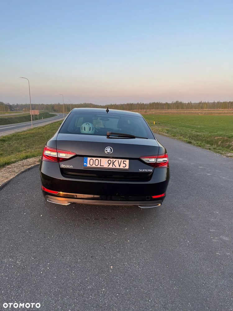 Skoda Superb 2.0 TDI DSG Sportline - 19