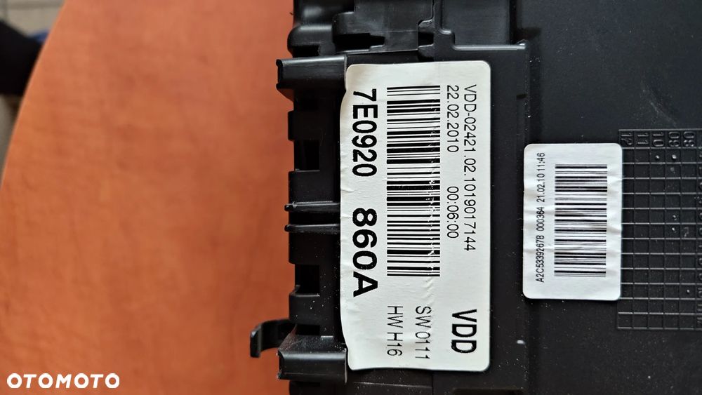 Licznik zegary prędkościomierz VW T5 LIFT 7E0920860A - 2