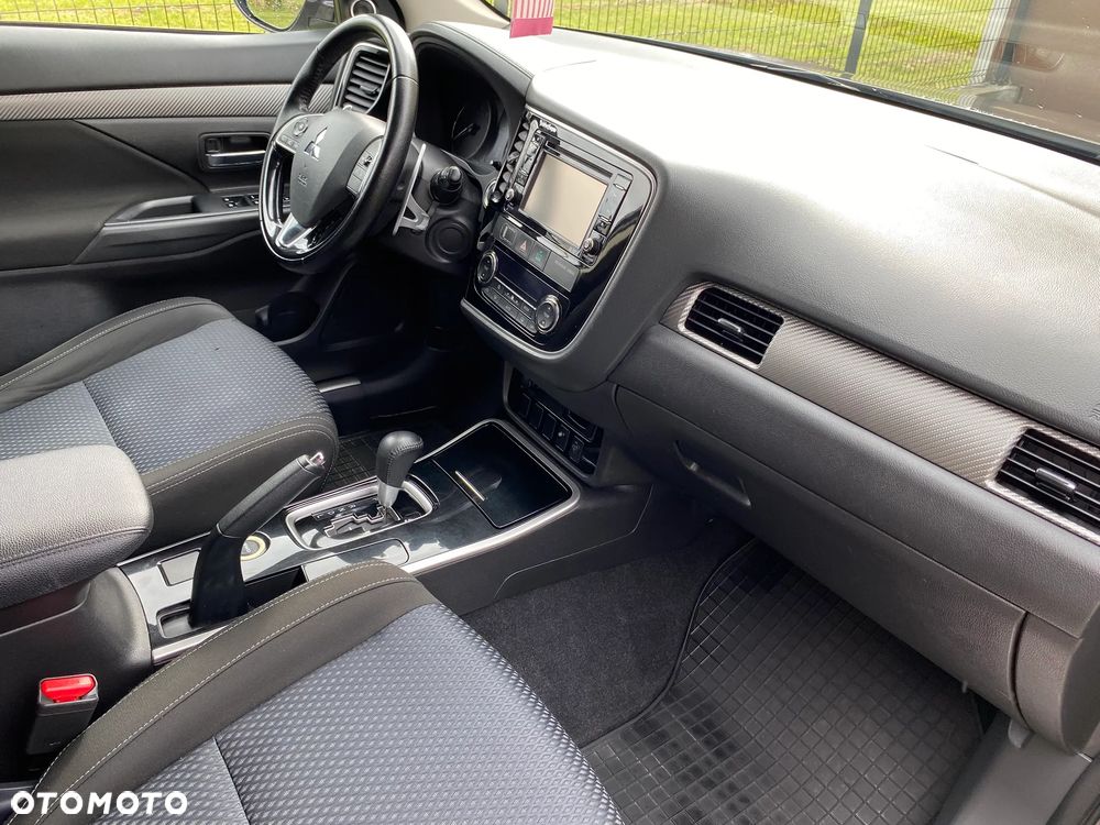 Mitsubishi Outlander 2.0 Intense + Navi 4WD CVT - 20