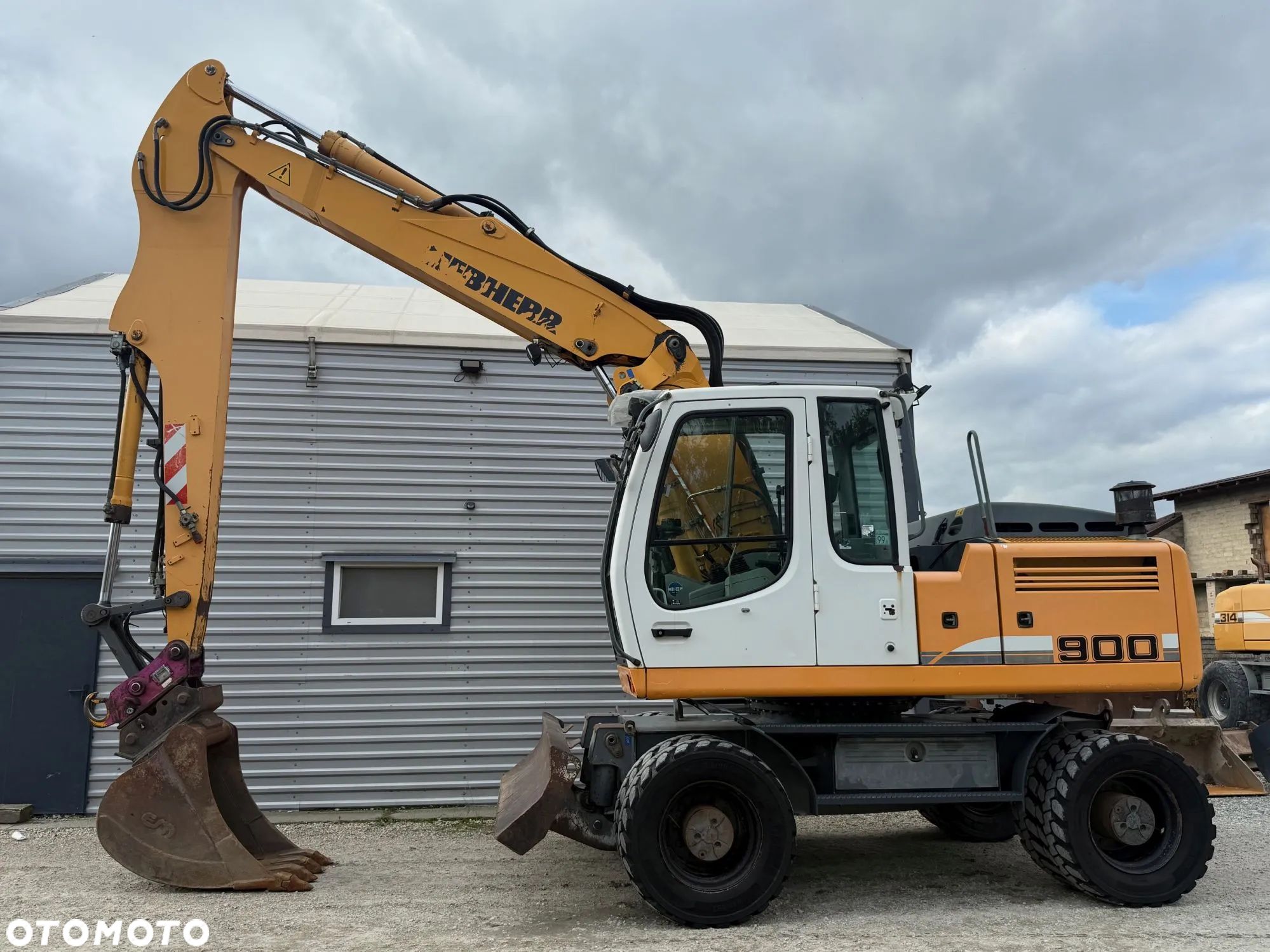 Liebherr A 900 C Długi zasięg - 1