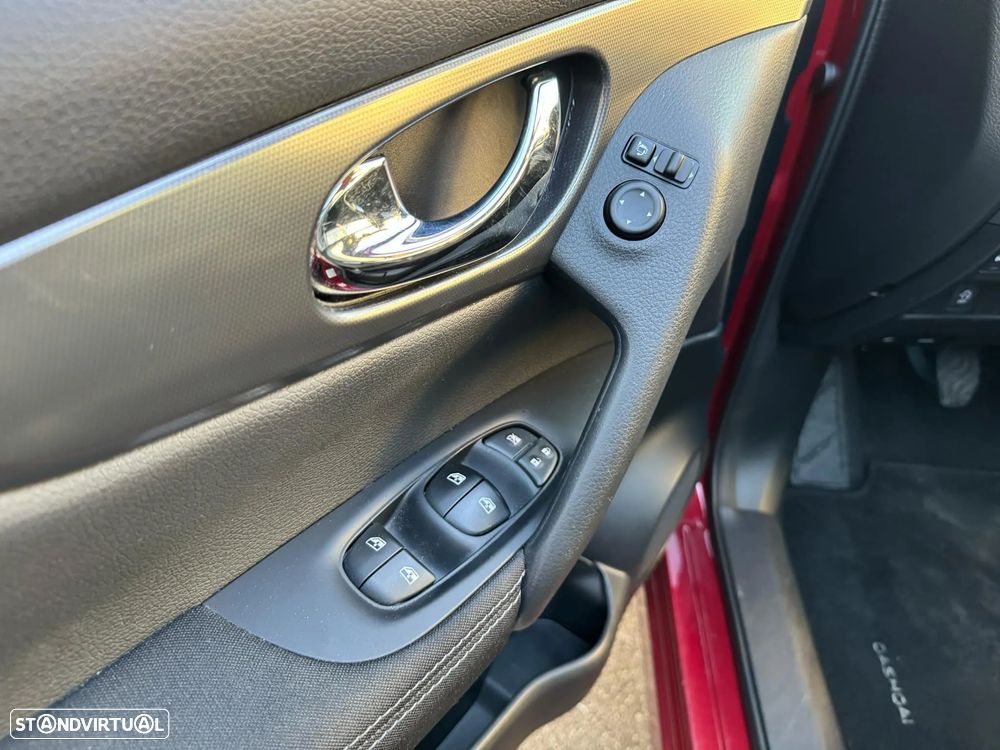 Nissan Qashqai 1.5 dCi N-Connecta - 16