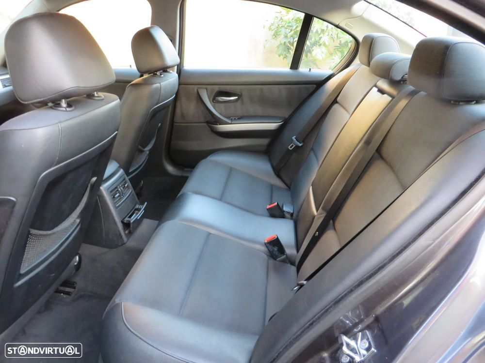 BMW 320 d - 14