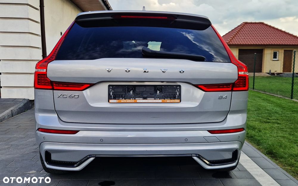 Volvo XC 60 B4 D Plus Dark - 7