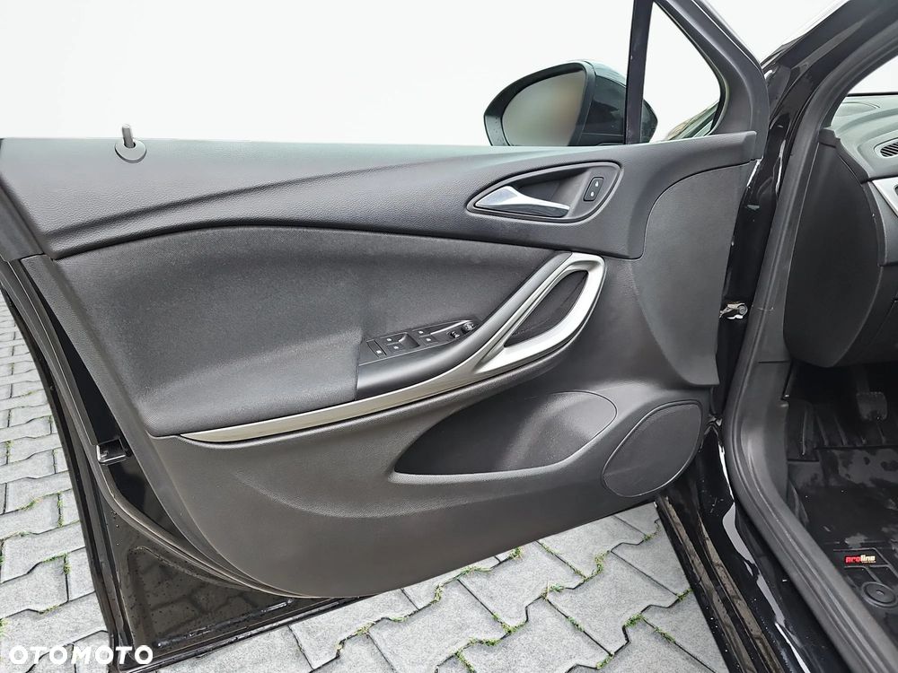 Opel Astra V 1.2 T GS Line S&S - 11