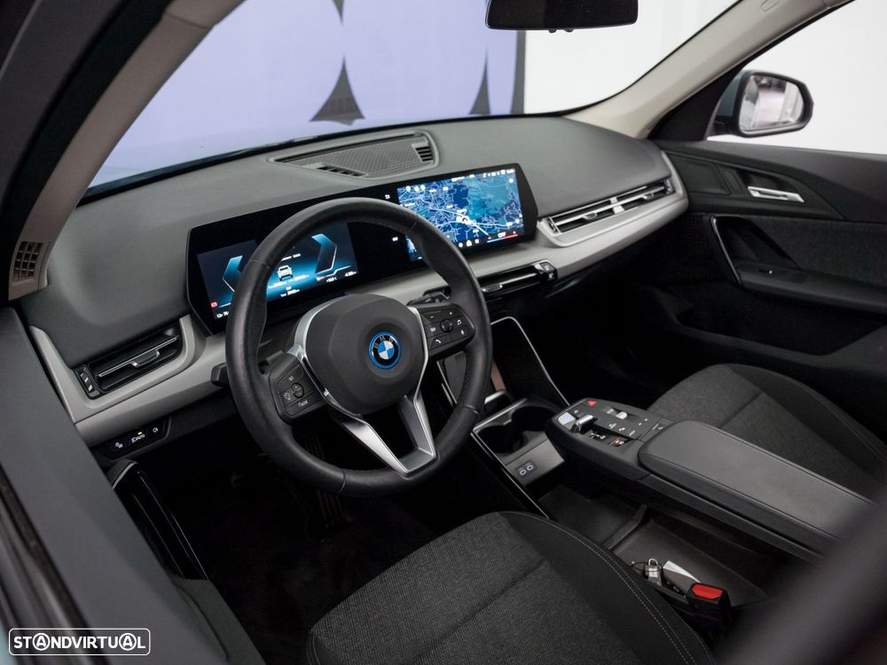 BMW iX1 eDrive20 xLine - 14