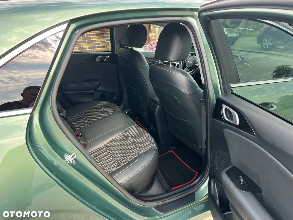 Kia Ceed - 13
