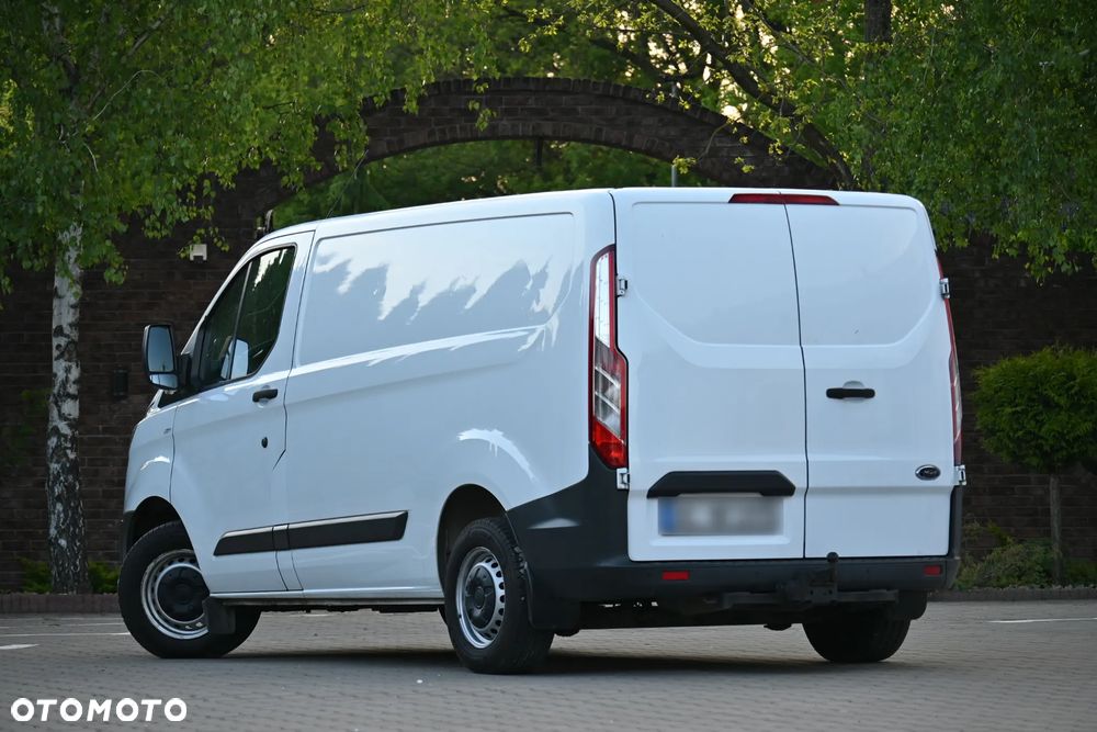Ford TRANSIT CUSTOM - 13