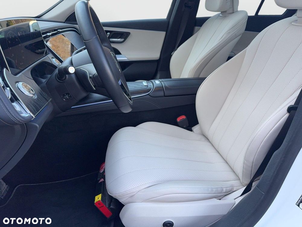 Mercedes-Benz Klasa E 220 d mHEV 4-Matic Avantgarde 9G-Tronic - 17