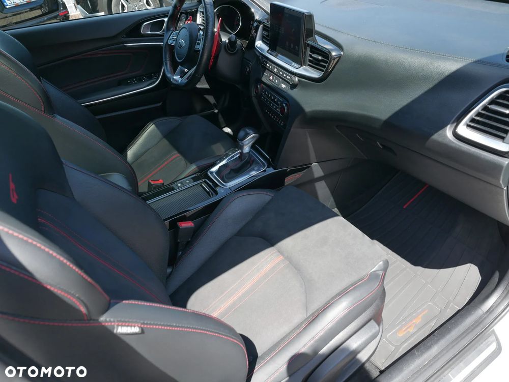 Kia ProCeed 1.6 T-GDI GT DCT - 21