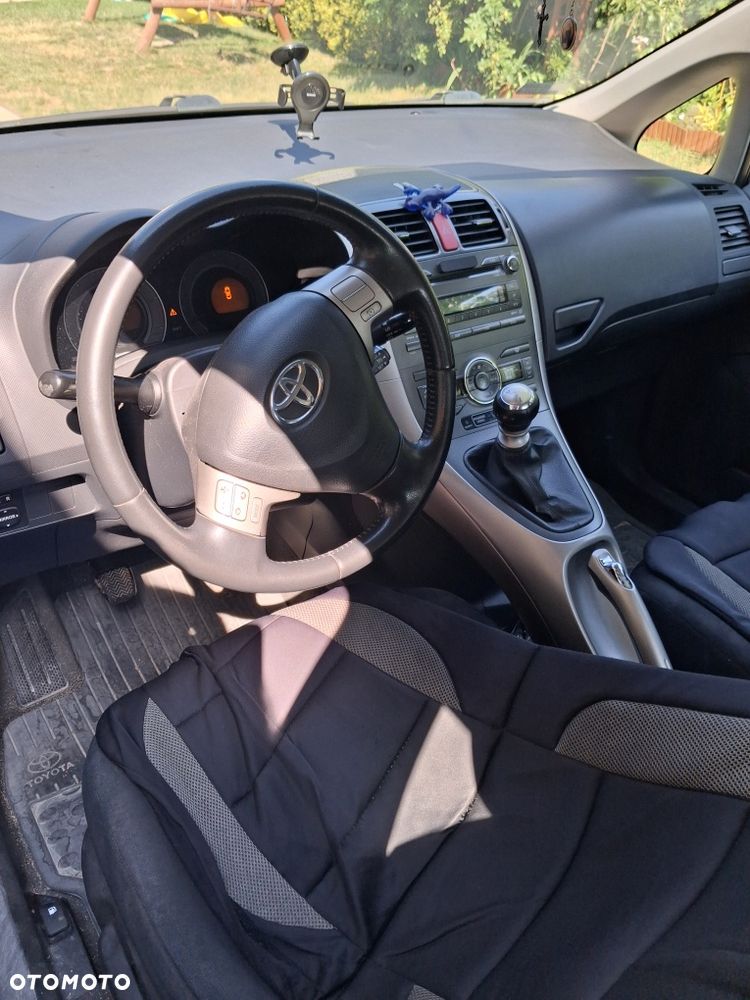 Toyota Auris - 4