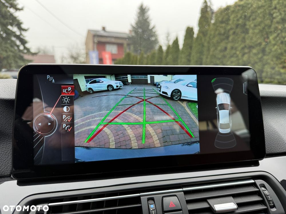 BMW Seria 5 520d Sport-Aut - 38