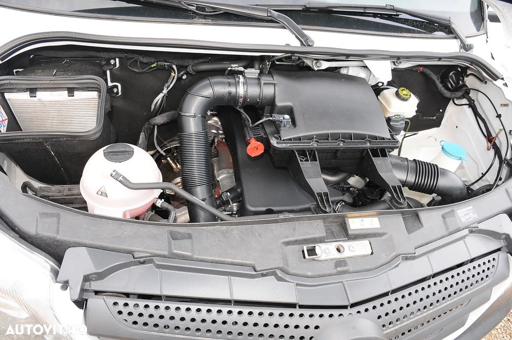 Mercedes-Benz Sprinter - 15