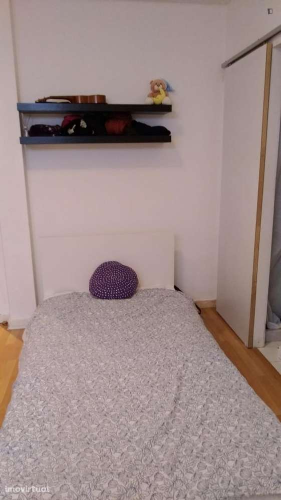 Quarto - localizado em Paranhos Porto - Grande imagem: 3/13