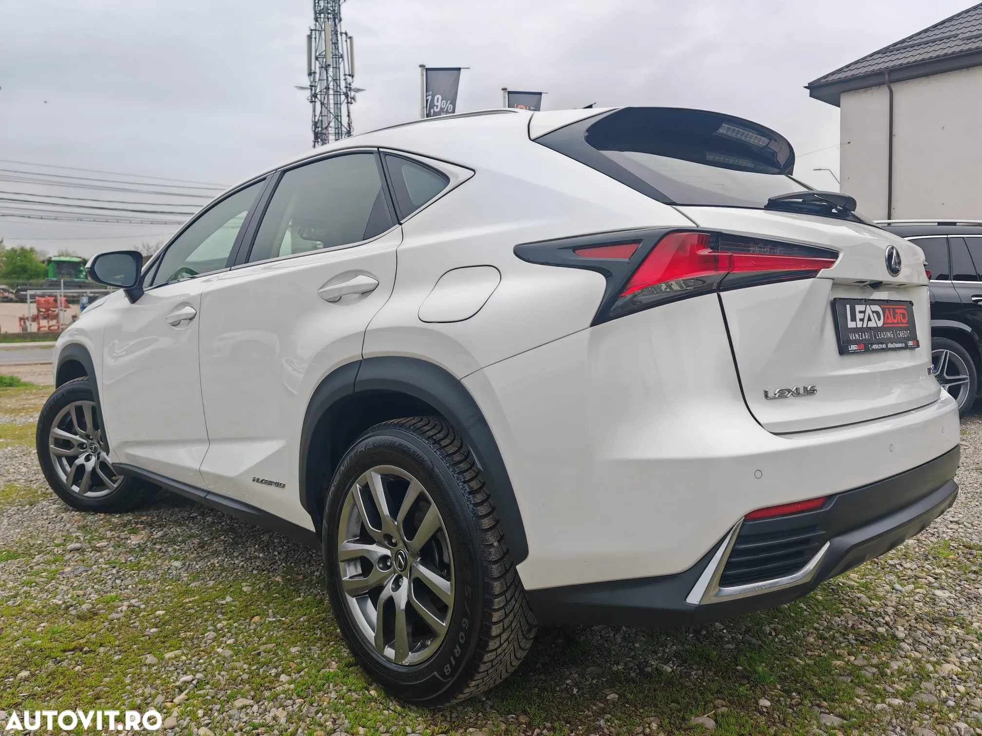 Lexus Seria NX 300h AWD Luxury - 3