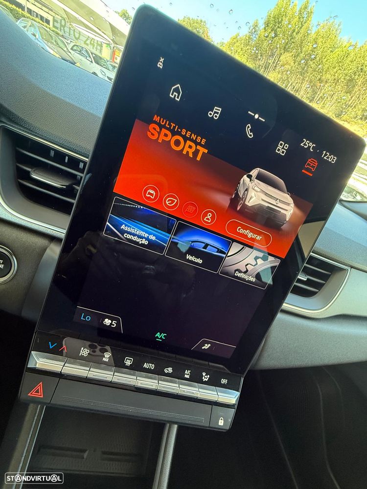 Renault Captur 1.0 TCe Techno Bi-Fuel - 38