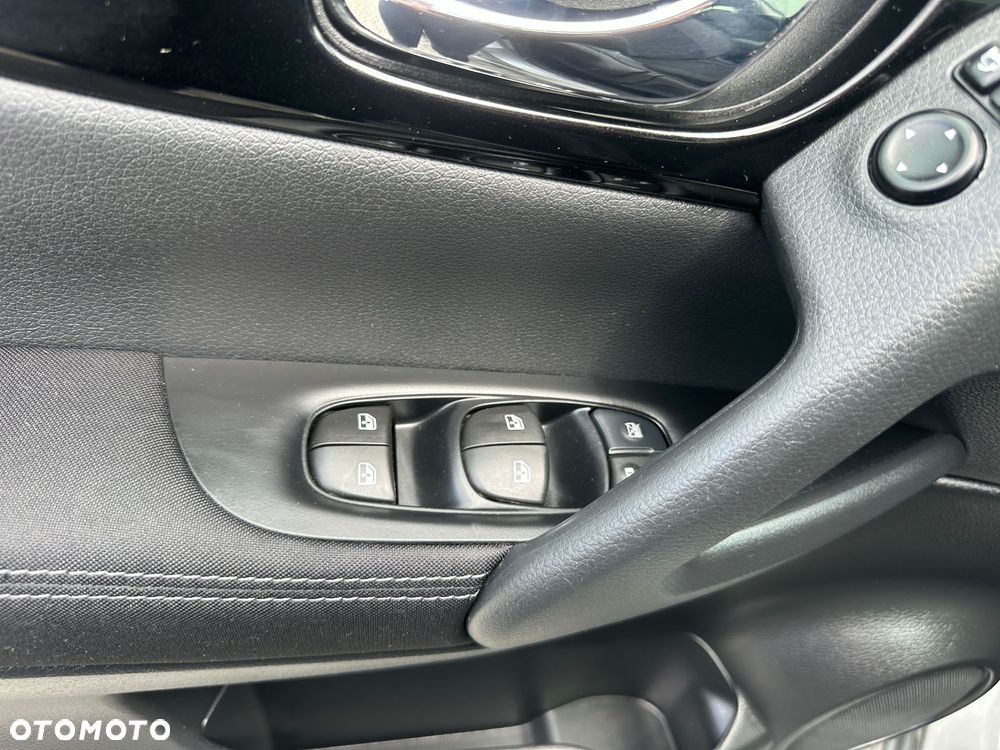 Nissan Qashqai - 16