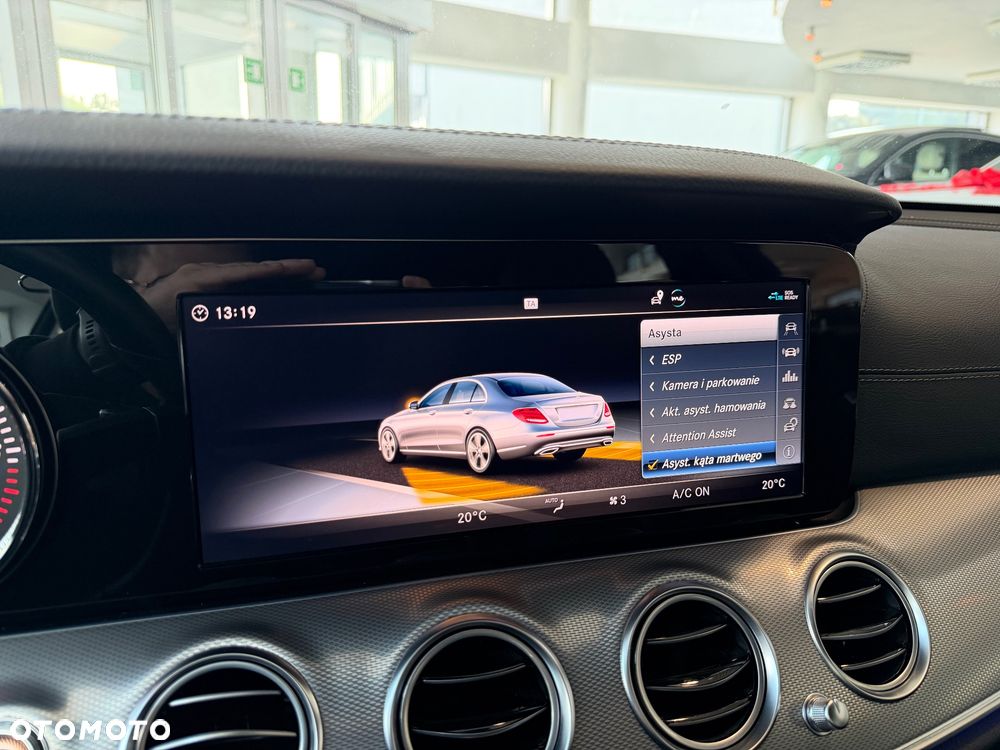 Mercedes-Benz Klasa E 220 d 4-Matic 9G-TRONIC - 26