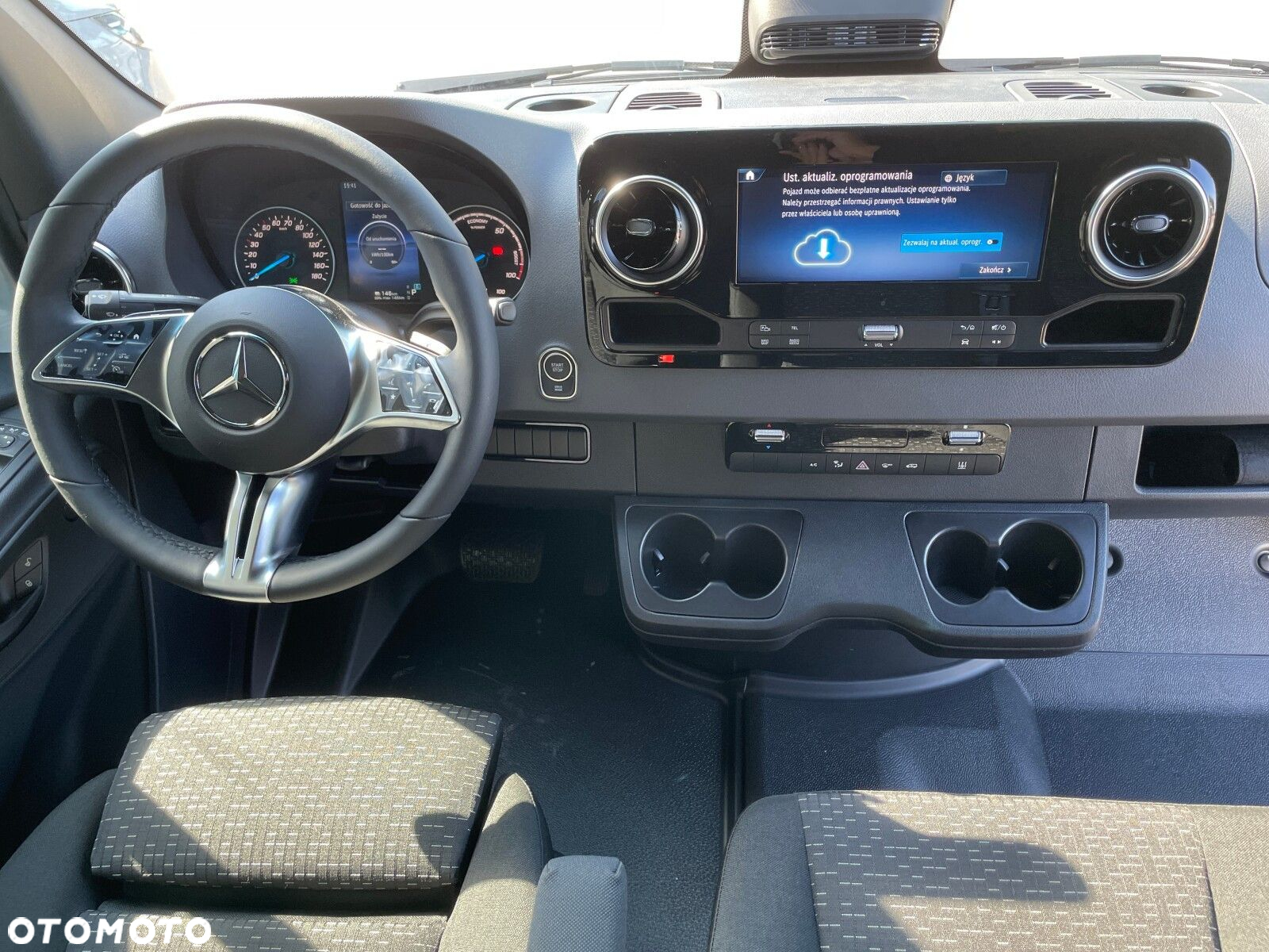 Mercedes-Benz Sprinter 320 e - 9