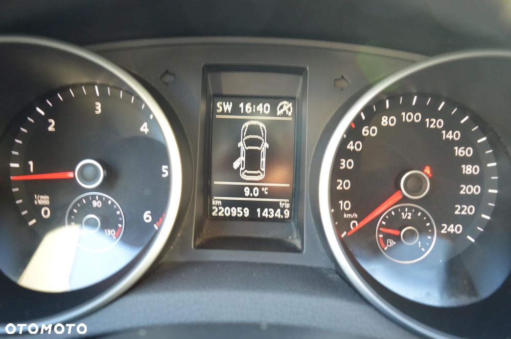 Volkswagen Golf 1.6 TDI DPF BlueMotion Technology Comfortline - 23