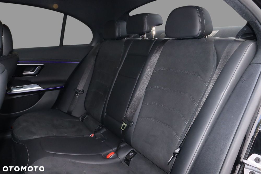 Mercedes-Benz Klasa E 220 d mHEV 4-Matic AMG 9G-Tronic - 16