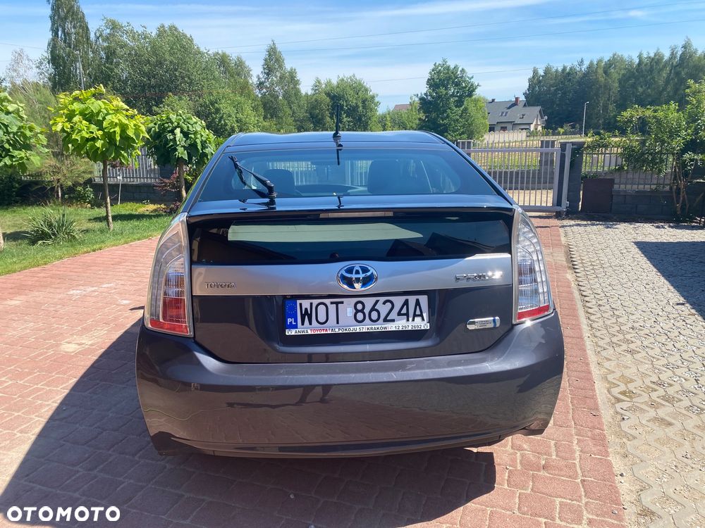 Toyota Prius 1.8 HSD Premium - 8