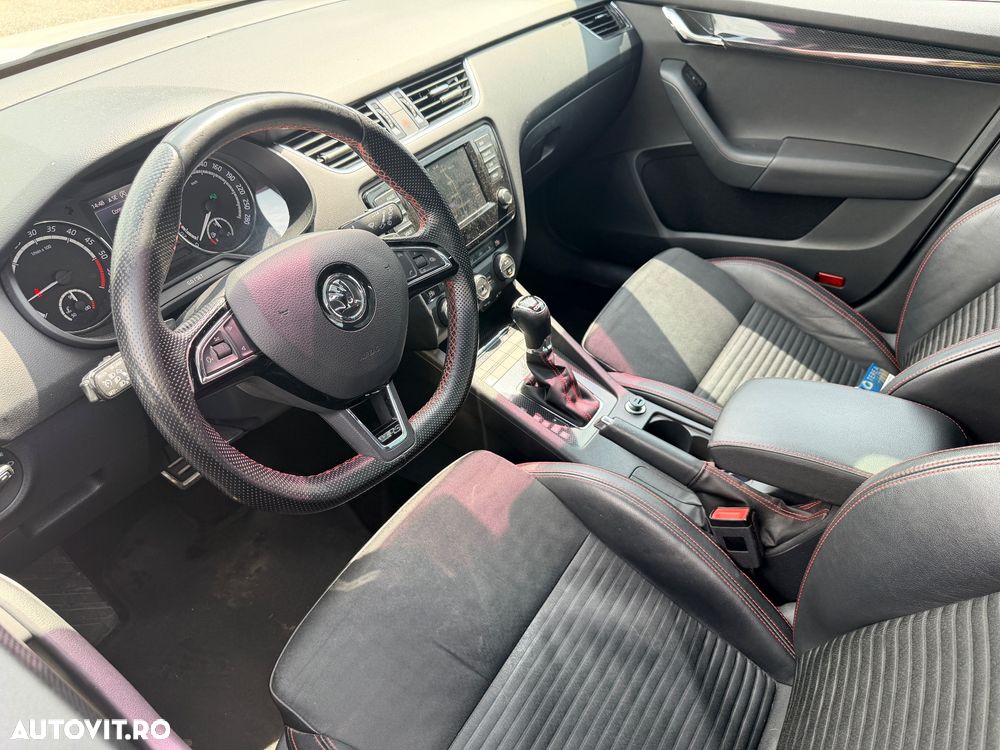 Skoda Octavia 2.0 TDI DSG RS - 13