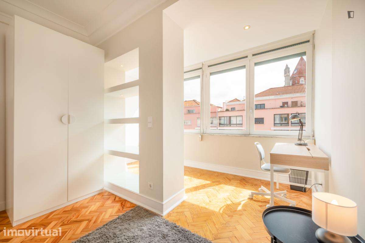 Quarto - localizado em Roma-Areeiro Lisbon - Grande imagem: 2/19