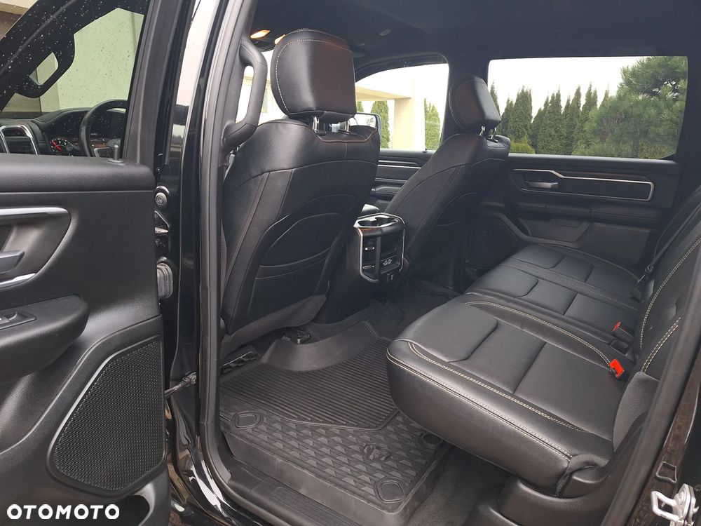 RAM 1500 Crew Cab Shortbed Bighorn - 16