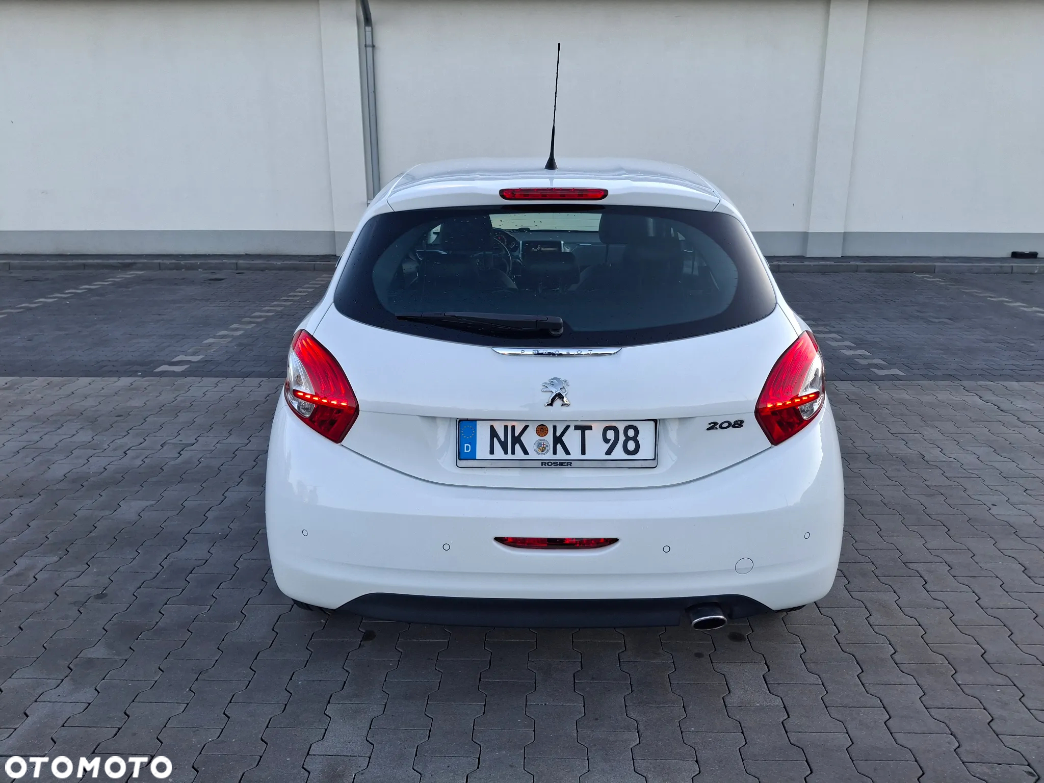 Peugeot 208 120 VTI Allure - 11