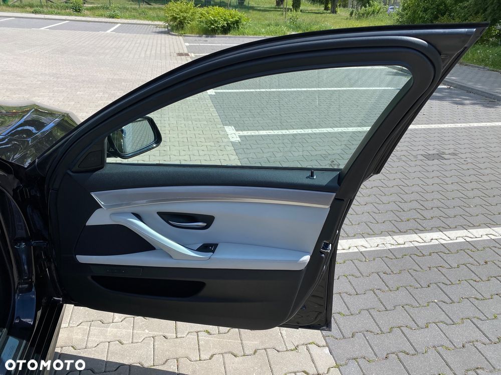 BMW Seria 5 M550d xDrive - 19
