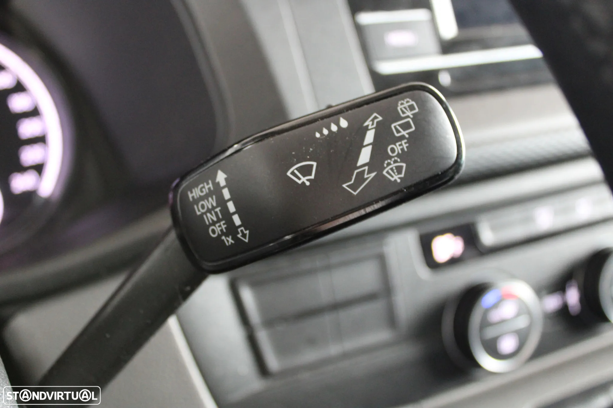 VW Caravelle 2.0 TDI Comfortline - 19