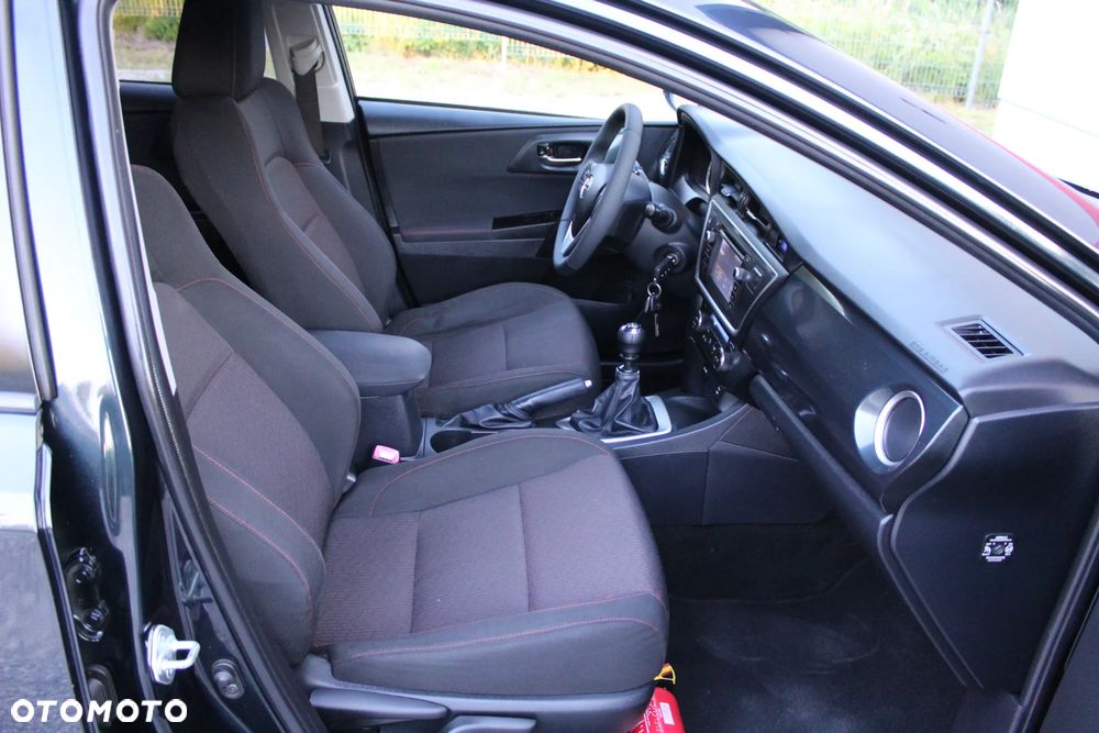 Toyota Auris 1.4 D-4D Life - 7