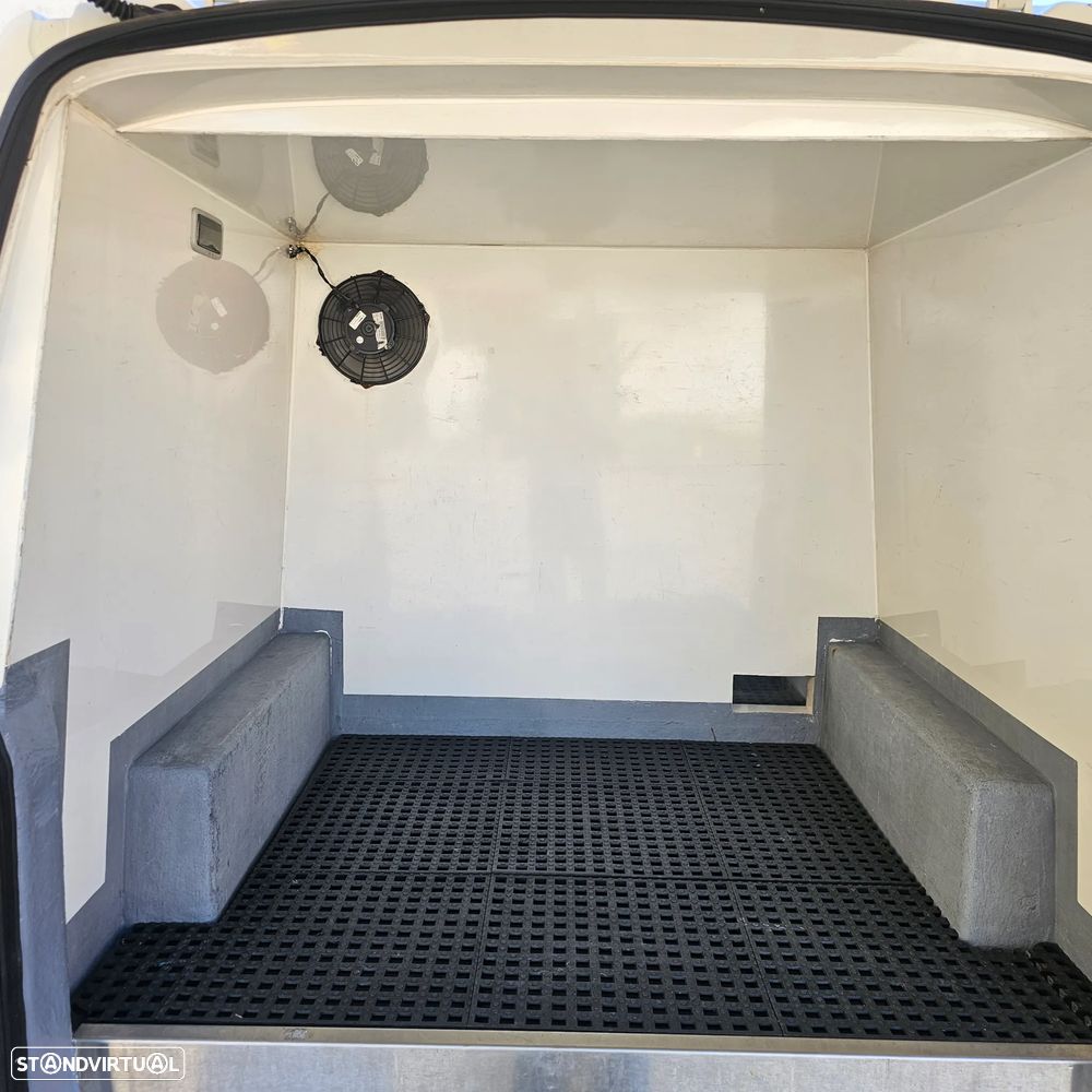 VW Transporter frio garagem - 17