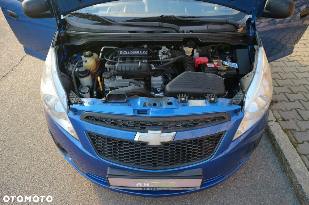 Chevrolet Spark 1.0 Base - 10