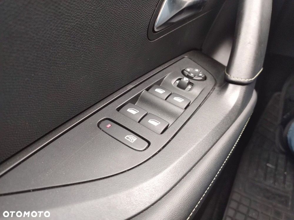 Peugeot 2008 1.2 PureTech Allure S&S EAT8 - 18