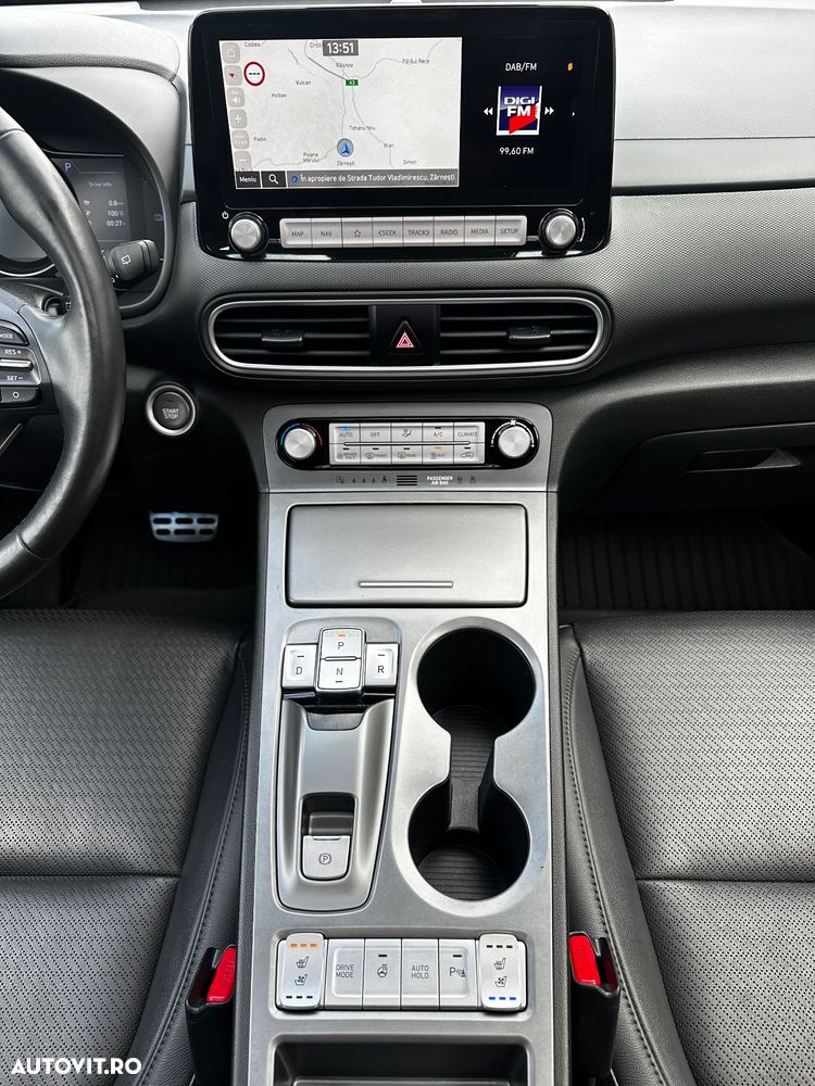 Hyundai KONA EV Premium - 28