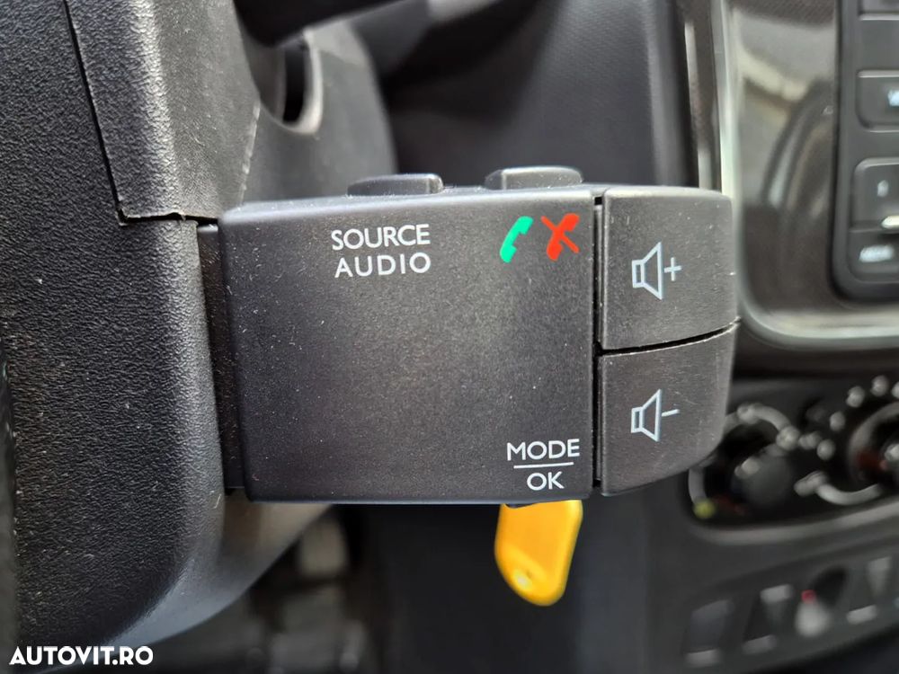 Dacia Logan 1.0 SCe SL PLUS - 23