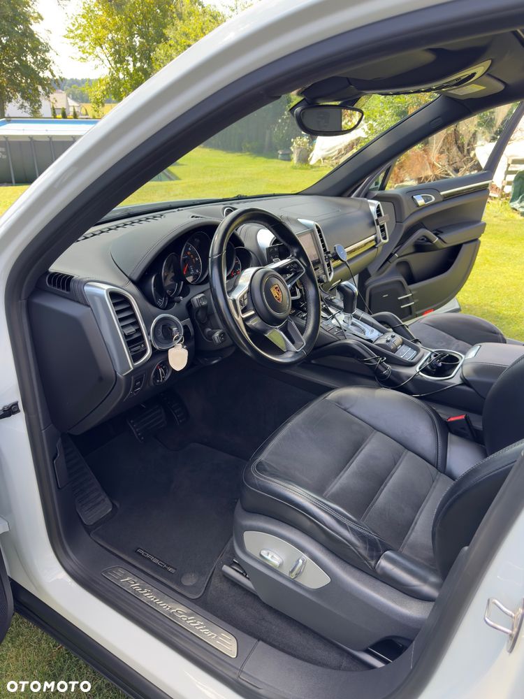 Porsche Cayenne Diesel Platinum Edition - 18