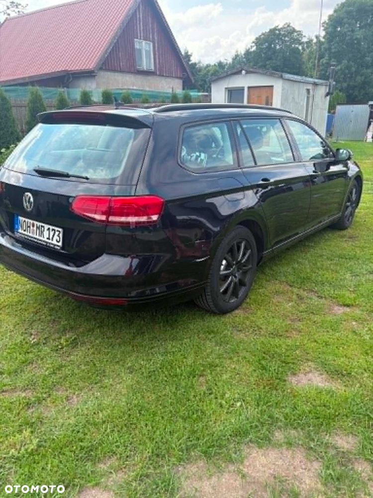 Volkswagen Passat - 4