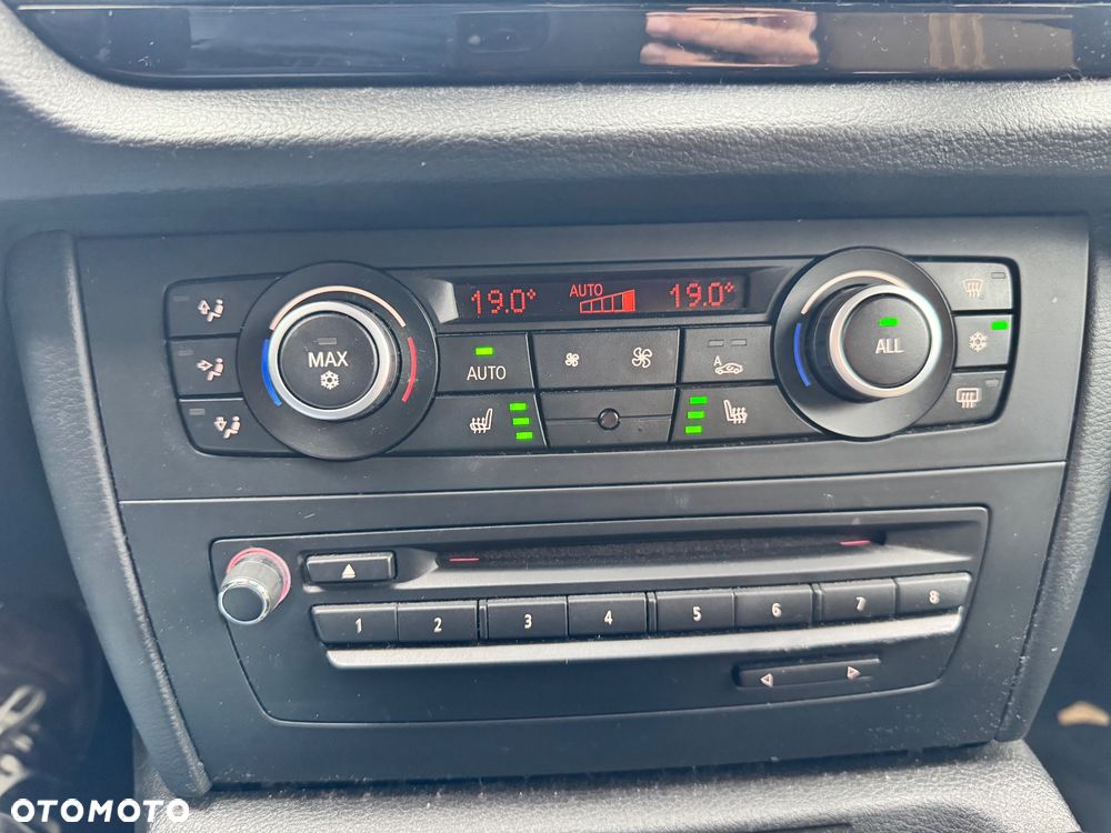 BMW X1 xDrive18d - 11
