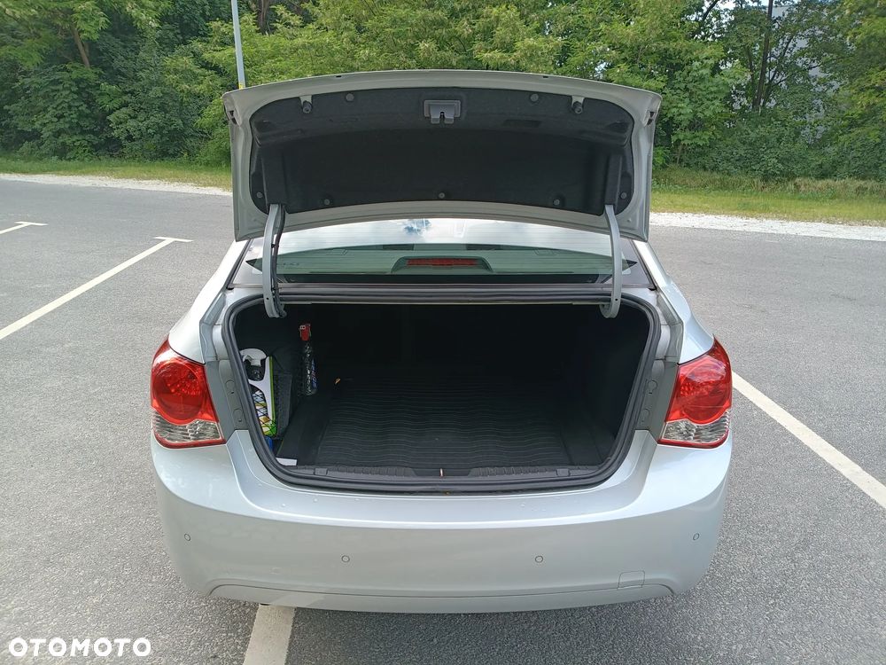 Chevrolet Cruze 1.8 LS - 13