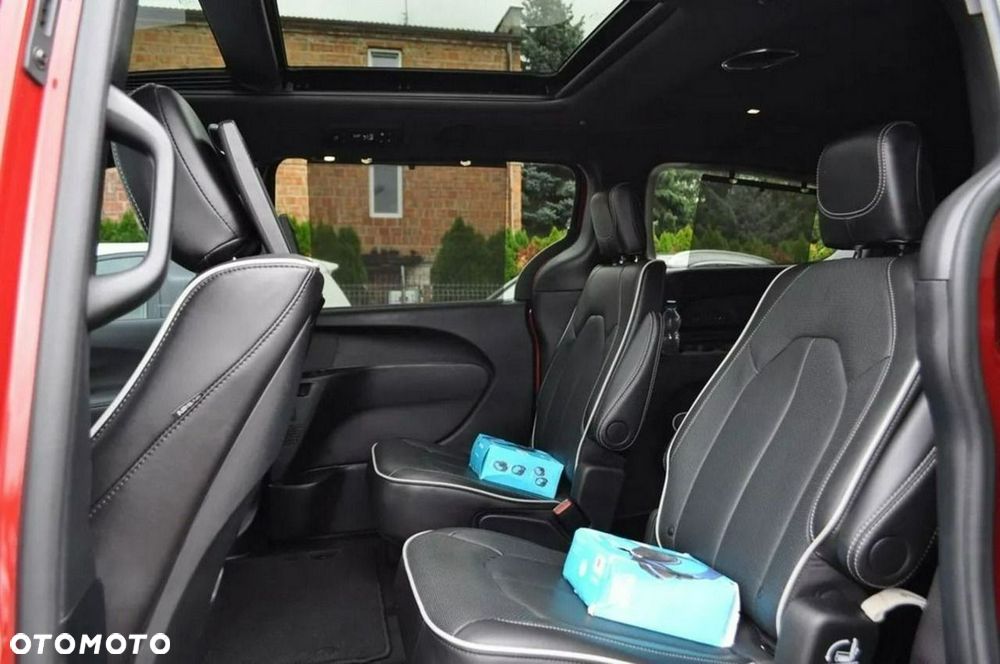 Chrysler Pacifica - 19