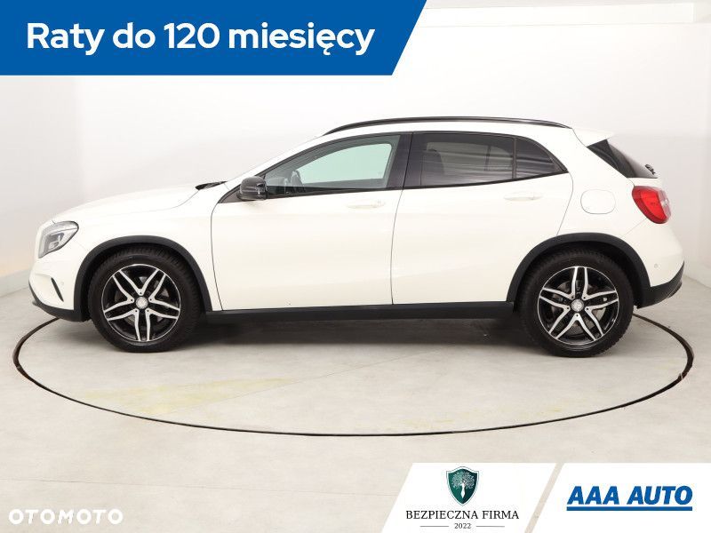 Mercedes-Benz GLA - 4