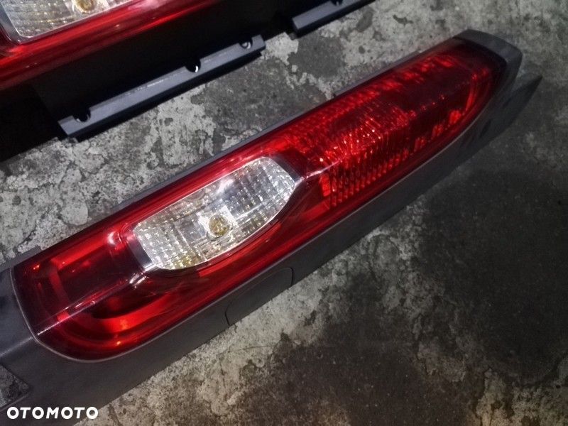 obudowa lampy tył trafic vivaro primastar 07+ - 8