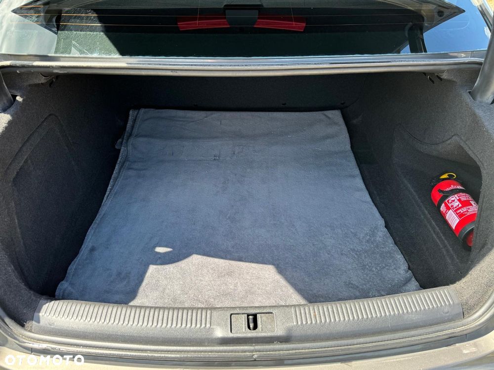 Audi A4 Limousine 2.0 TDI DPF multitronic S line Sportpaket - 14
