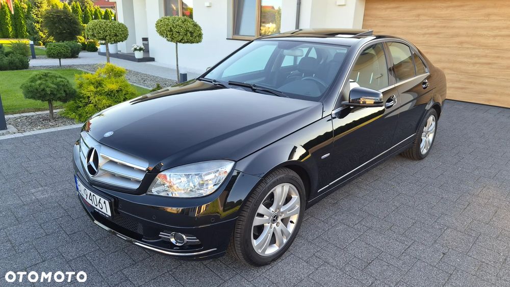 Mercedes-Benz Klasa C 180 CGI Automatik BlueEFFICIENCY Avantgarde - 27
