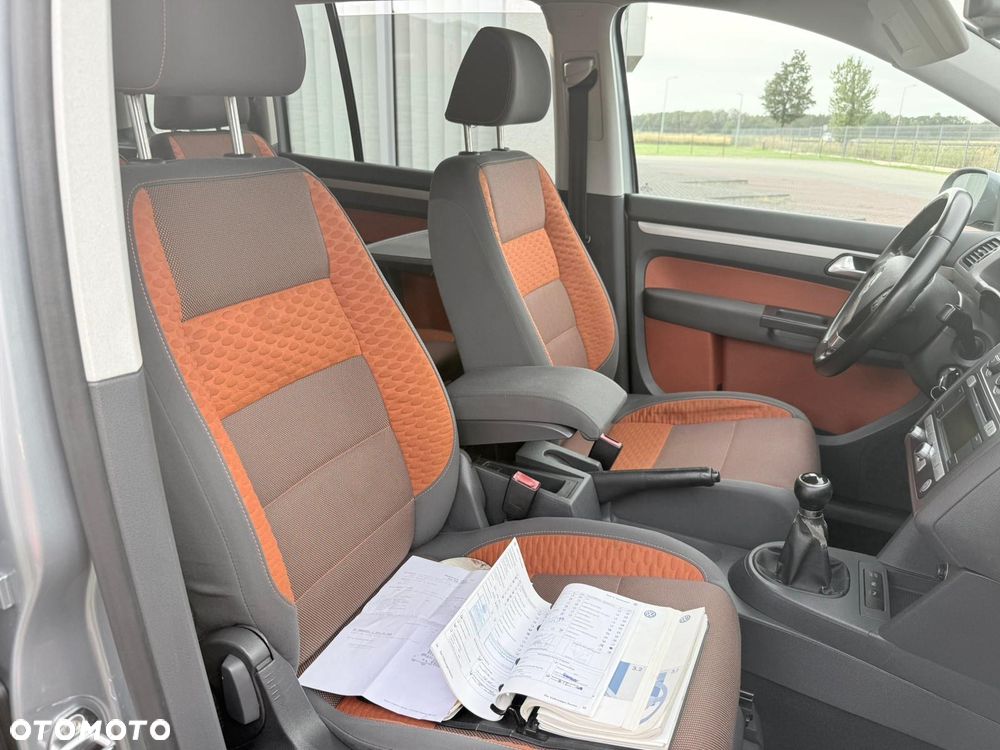Volkswagen Touran 2.0 TDI DPF Cross - 15