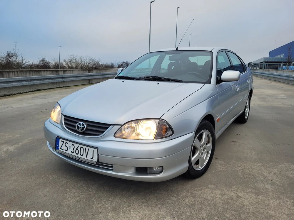 Toyota Avensis - 1