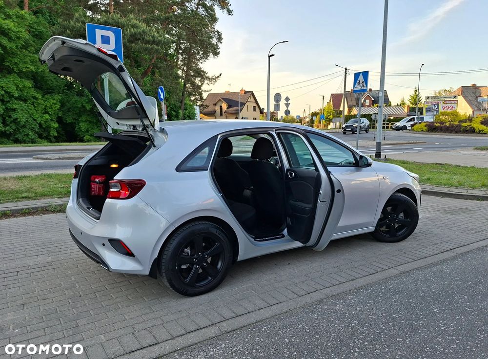 Kia Ceed - 12