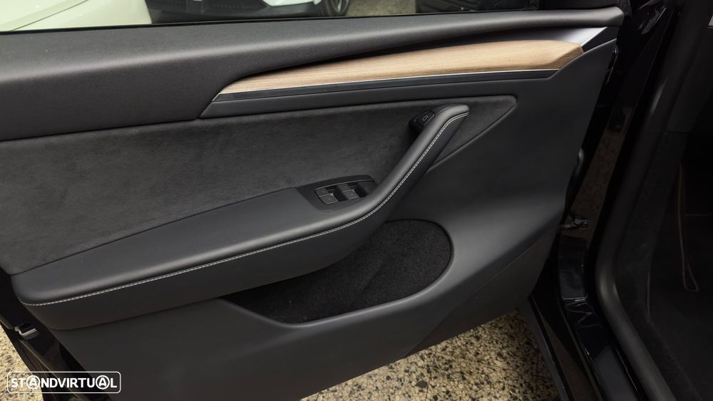 Tesla Model Y RWD - 28